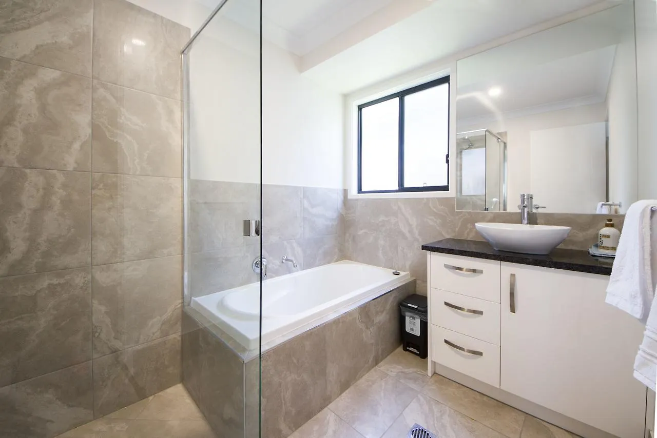 Executive Home Accommodation 34 Bundamba Holiday home